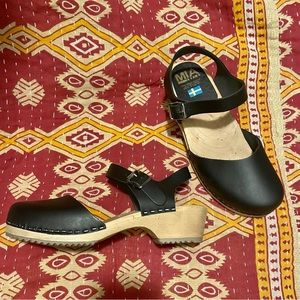 NEW Mia Sofia Black Swedish Clogs 40 10